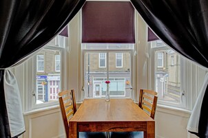 Deluxe Triple Room | In-room dining