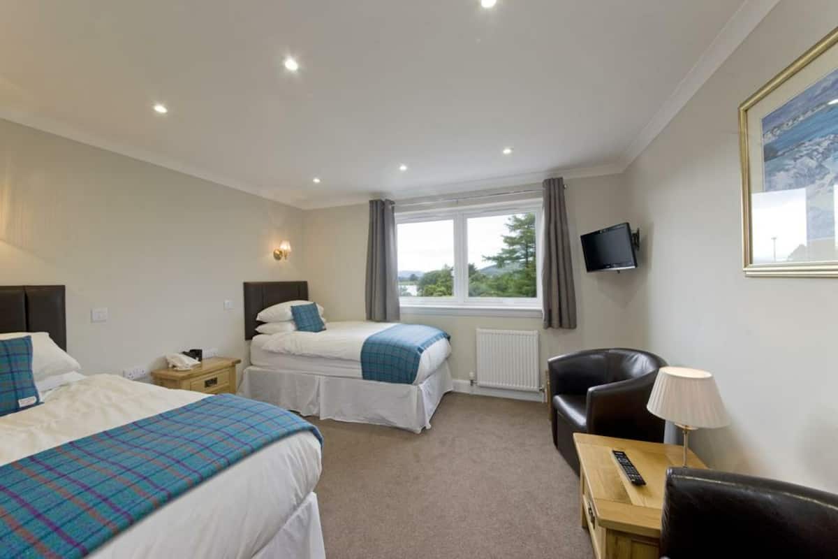 Desk, iron/ironing board (on request), WiFi (free), bed sheets