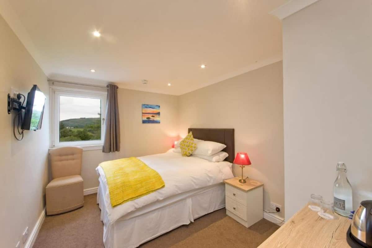 Small Double Room, View | Desk, iron/ironing board (on request), WiFi (free), bed sheets