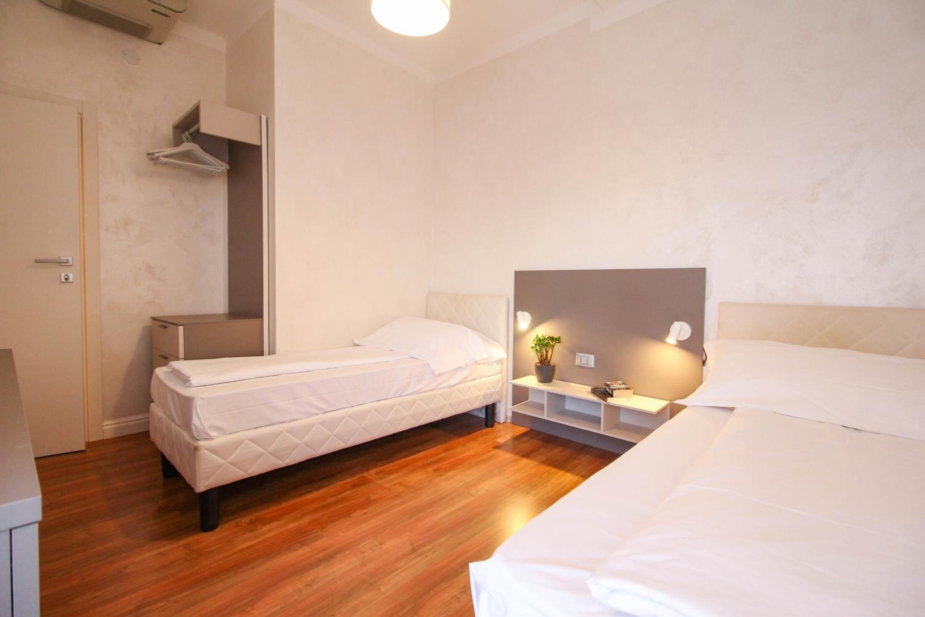 in-room safe, desk, free wifi