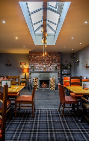 Breakfast, lunch and dinner served - The Dunavon Hotel (Aberdeen)