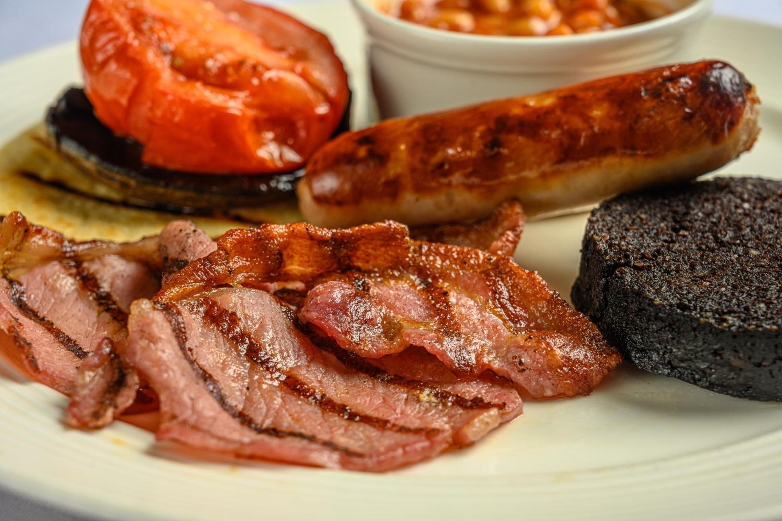 breakfast, lunch and dinner served