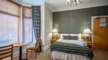Premium bedding, desk, iron/ironing board, free WiFi