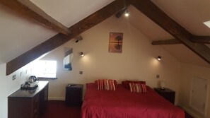 Standard-Doppelzimmer zur Einzelnutzung, 1 Einzelbett | Kostenloses WLAN, Bettwäsche