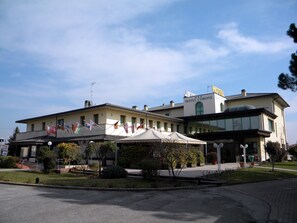Exterior - Hotel Corone (Caerano di San Marco)