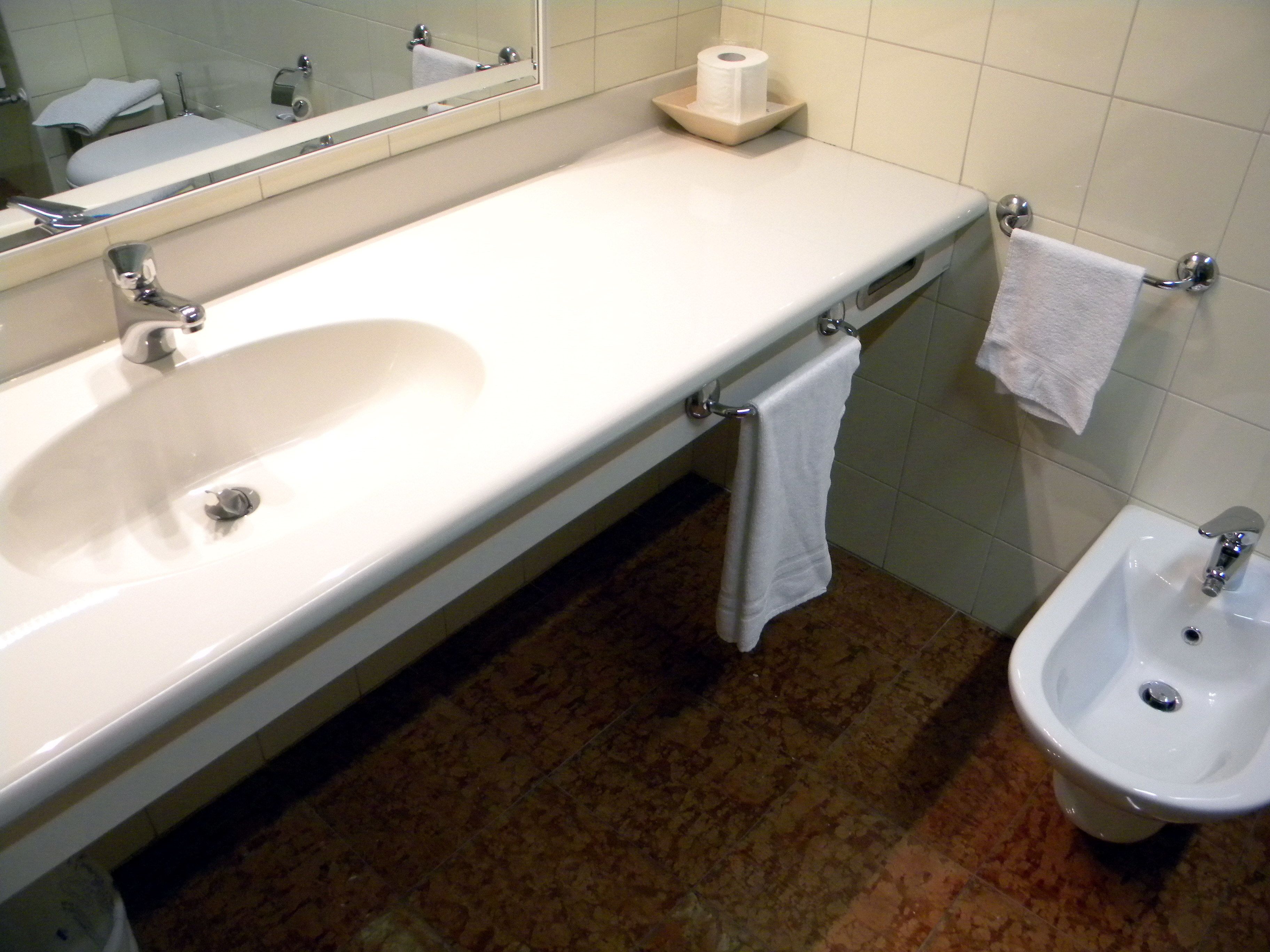single room | bathroom | shower, free toiletries, hair dryer, bidet
