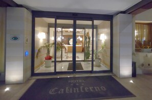 Unclassified image, 3 of 57, button - Hotel Calinferno (Codogne)