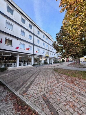 Front of property - Hotel Venice (Grisignano di Zocco)