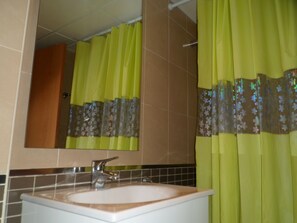 Apartment, 1 Bedroom | Bathroom