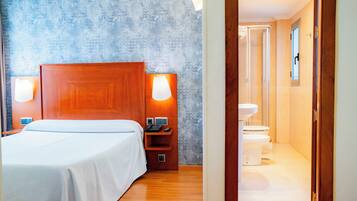 Studio (Max 2 people) | In-room safe, desk, free cribs/infant beds, free WiFi