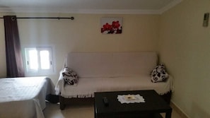 Doppelzimmer | Kostenlose Babybetten, kostenloses WLAN, Bettwäsche