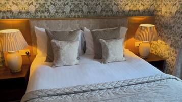 Standard Double Room | Egyptian cotton sheets, premium bedding, in-room safe