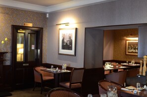 Food and drink - Sunninghill (Elgin)