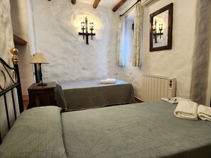 Minibar, escritorio, sistema de insonorización y cunas gratuitas 