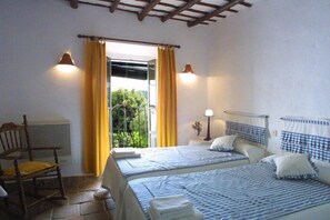 Phòng | Nôi (giường cho trẻ sơ sinh) miễn phí, giường gấp/giường phụ (phụ phí)