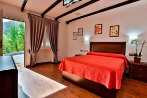Minibar, caja fuerte, wifi gratis y ropa de cama