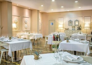 Breakfast, lunch and dinner served - Hotel Ciudad de Cazorla (Cazorla)