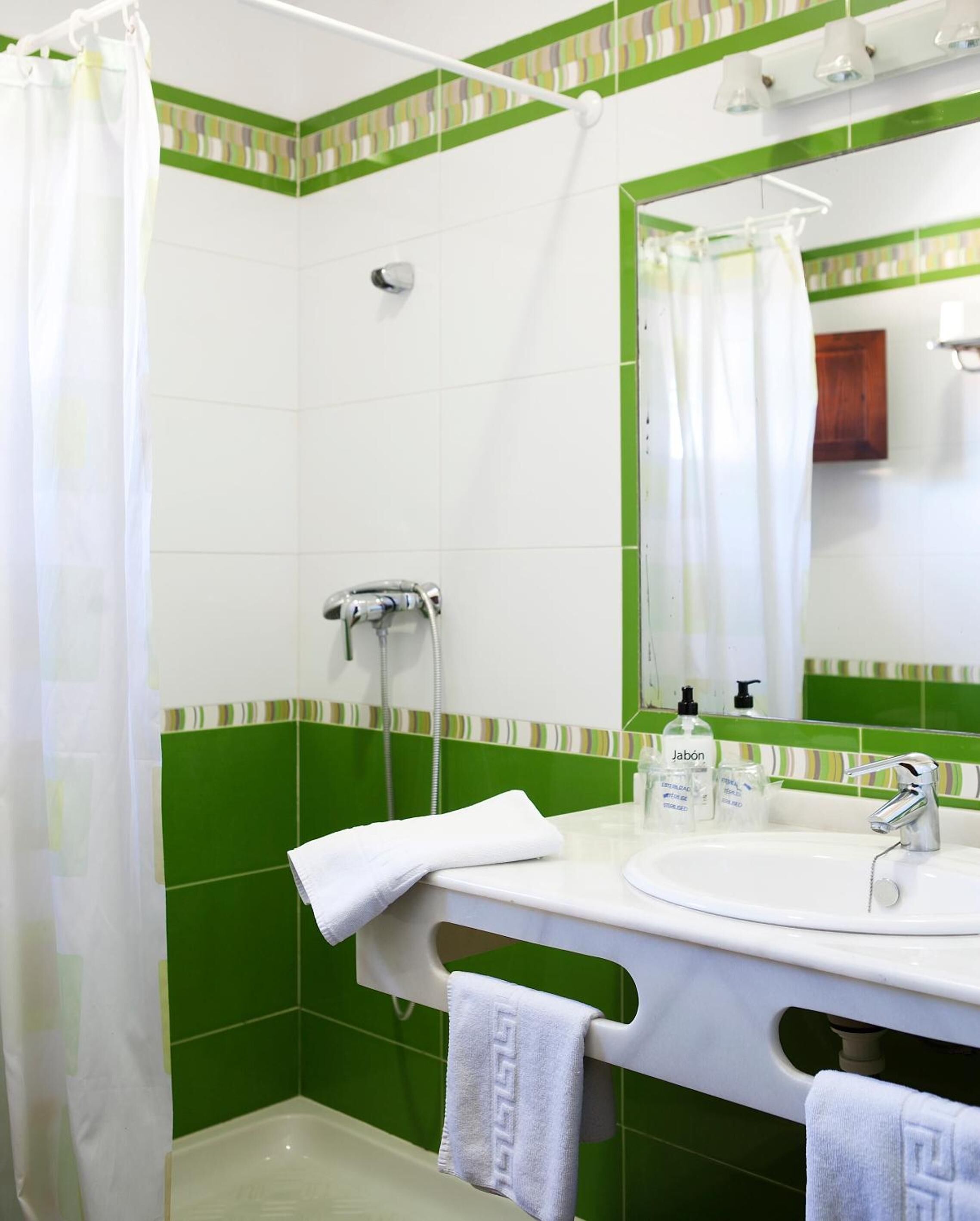 free toiletries, bidet, towels