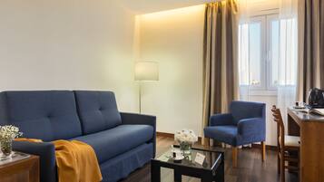 Caja de seguridad en la habitación y sistema de insonorización