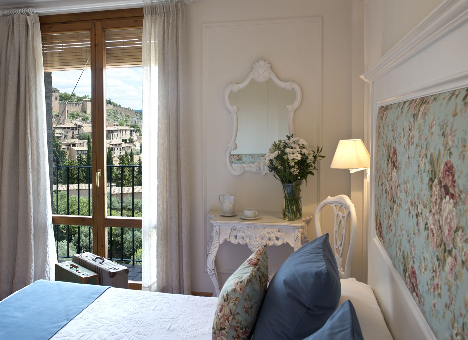 desk, iron/ironing board, cots/infant beds, free wifi