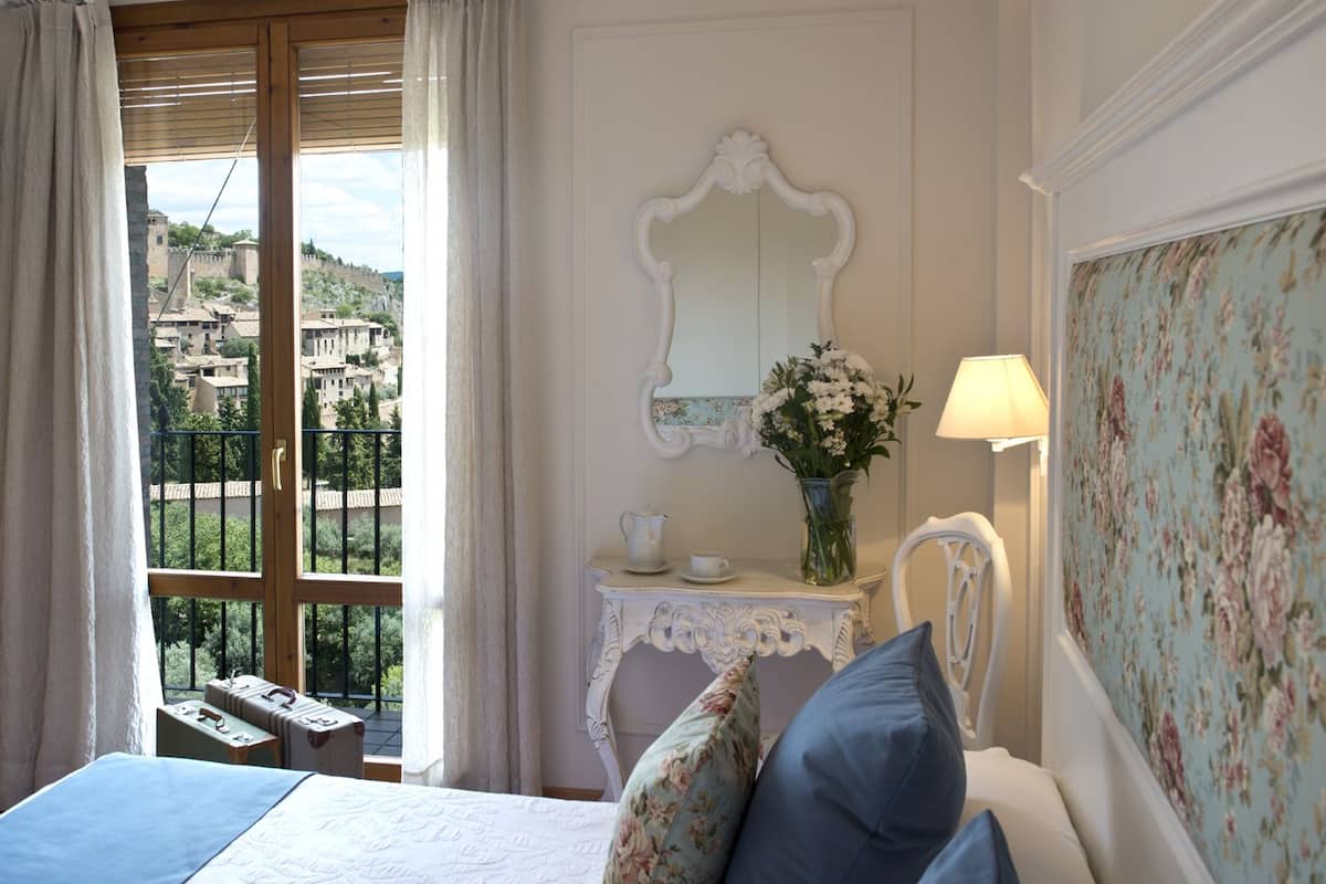 desk, iron/ironing board, cots/infant beds, free wifi