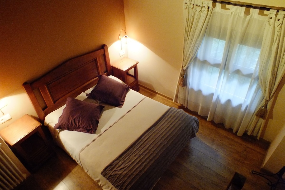 Wifi gratis y ropa de cama