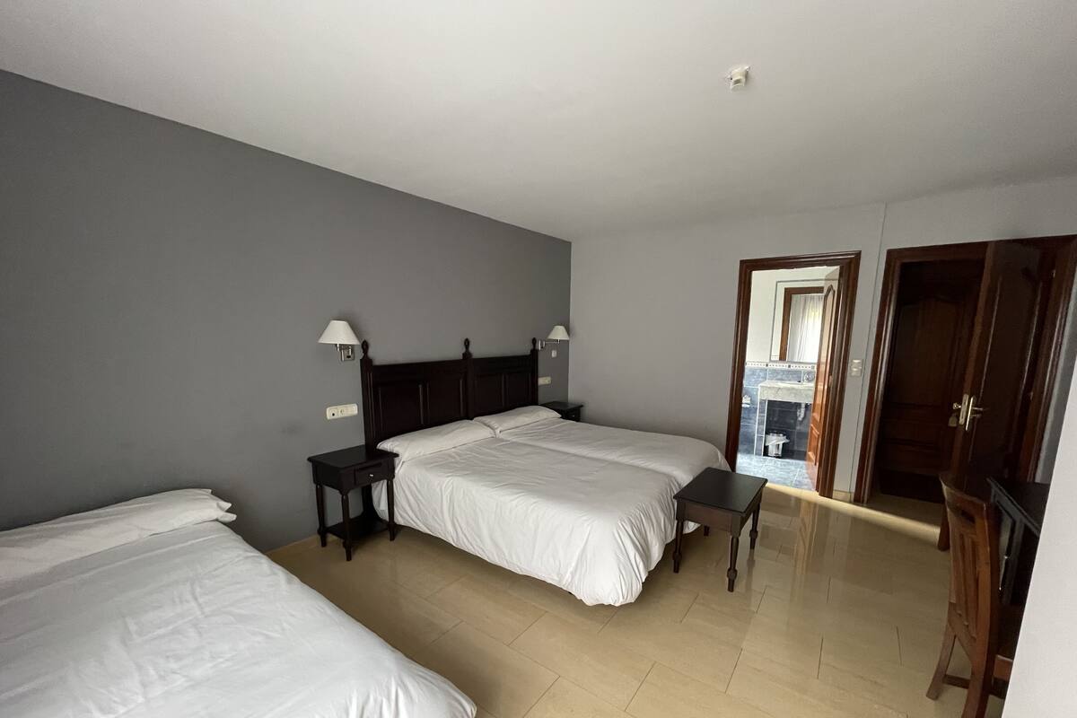 Triple Room | In-room safe, desk, blackout curtains, free cots/infant beds
