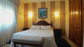Standard Double or Twin Room | Desk, blackout curtains, soundproofing, free WiFi
