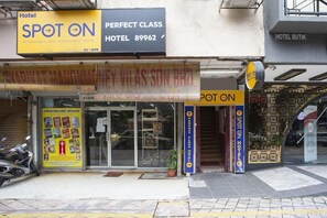 Exterior detail - Spot ON 89962 Perfect Class Hotel (Kuala Lumpur)