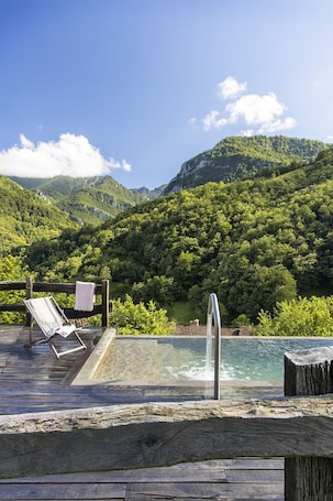 Una piscina al aire libre. Centro De Ecoturismo Tierra Del Agua