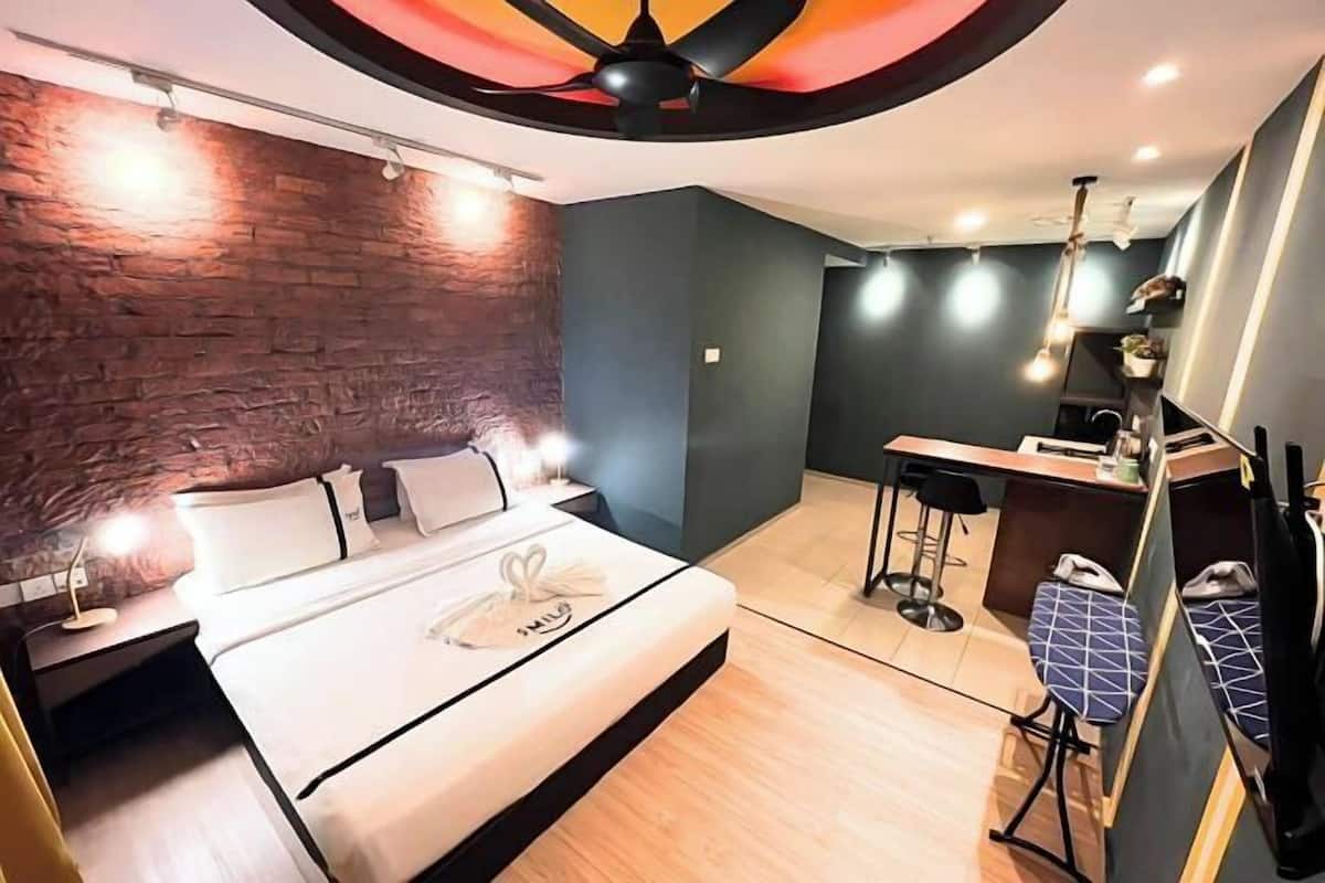 Zimmersafe, Schreibtisch, Bügeleisen/Bügelbrett, kostenloses WLAN