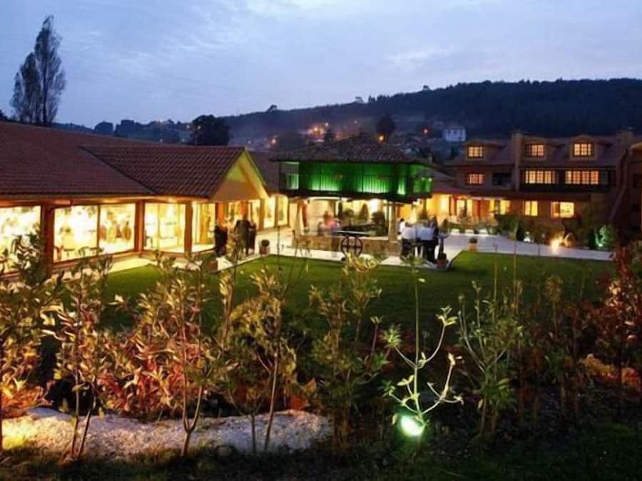 Overnatningsstedets facade – aften/nat