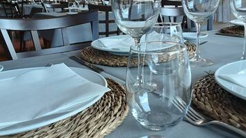 Breakfast, lunch and dinner served