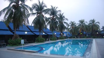 Piscine extérieure