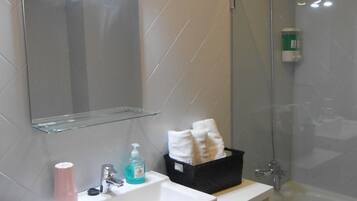 Apartment, 1 Bedroom | Bathroom