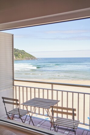 Club Room, Sea View (Silken) | Minibar, in-room safe, desk, blackout drapes - Silken Gran Hotel del Sella (Ribadesella)