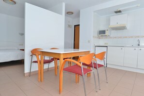 Bureau, rideaux occultants