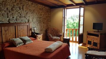 Kalis bunyi, seterika/papan seterika, katil lipat simpan/tambahan