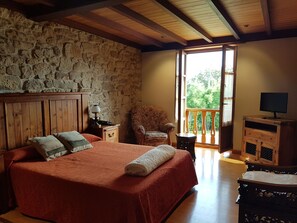 隔音、熨斗/熨衫板、摺床/加床 (收費)、免費 Wi-Fi