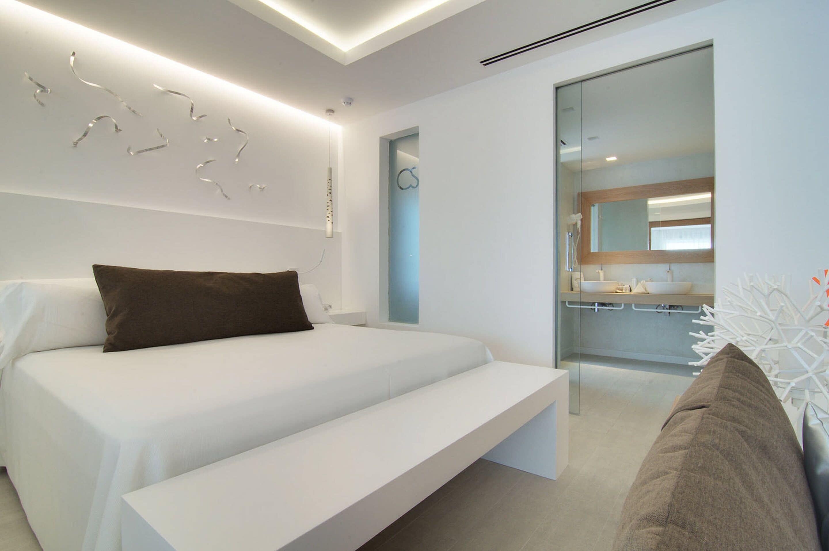 suite, jetted tub, sea view | 1 bedroom, in-room safe, desk, blackout curtains