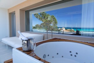Suite, bañera de hidromasaje, vistas al mar | Vistas desde la habitación