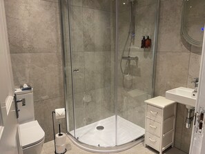 Bathroom - Creag Mhor Lodge (Fort William)