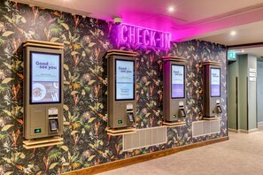 Reception - Premier Inn Glasgow Stepps - M80 J3 (Glasgow)