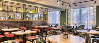 Premier Inn Glasgow Stepps - M80 J3
