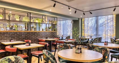 Premier Inn Glasgow Stepps - M80 J3