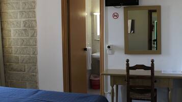 Standard Double Room, 1 Double Bed | Bathroom | Combined shower/bathtub, towels