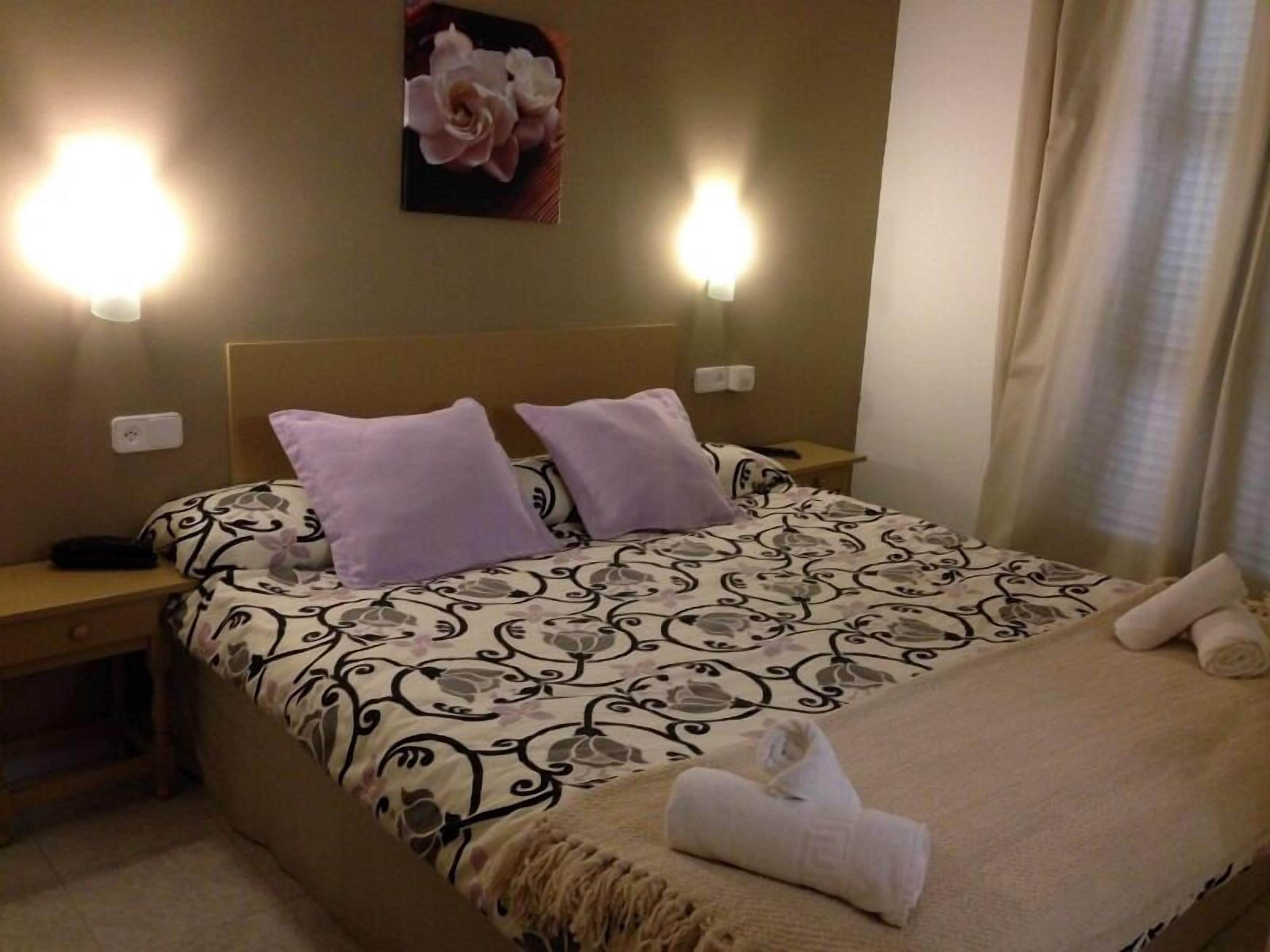 Standard Double Room, 1 Double Bed | Desk, blackout curtains, free cots/infant beds, WiFi