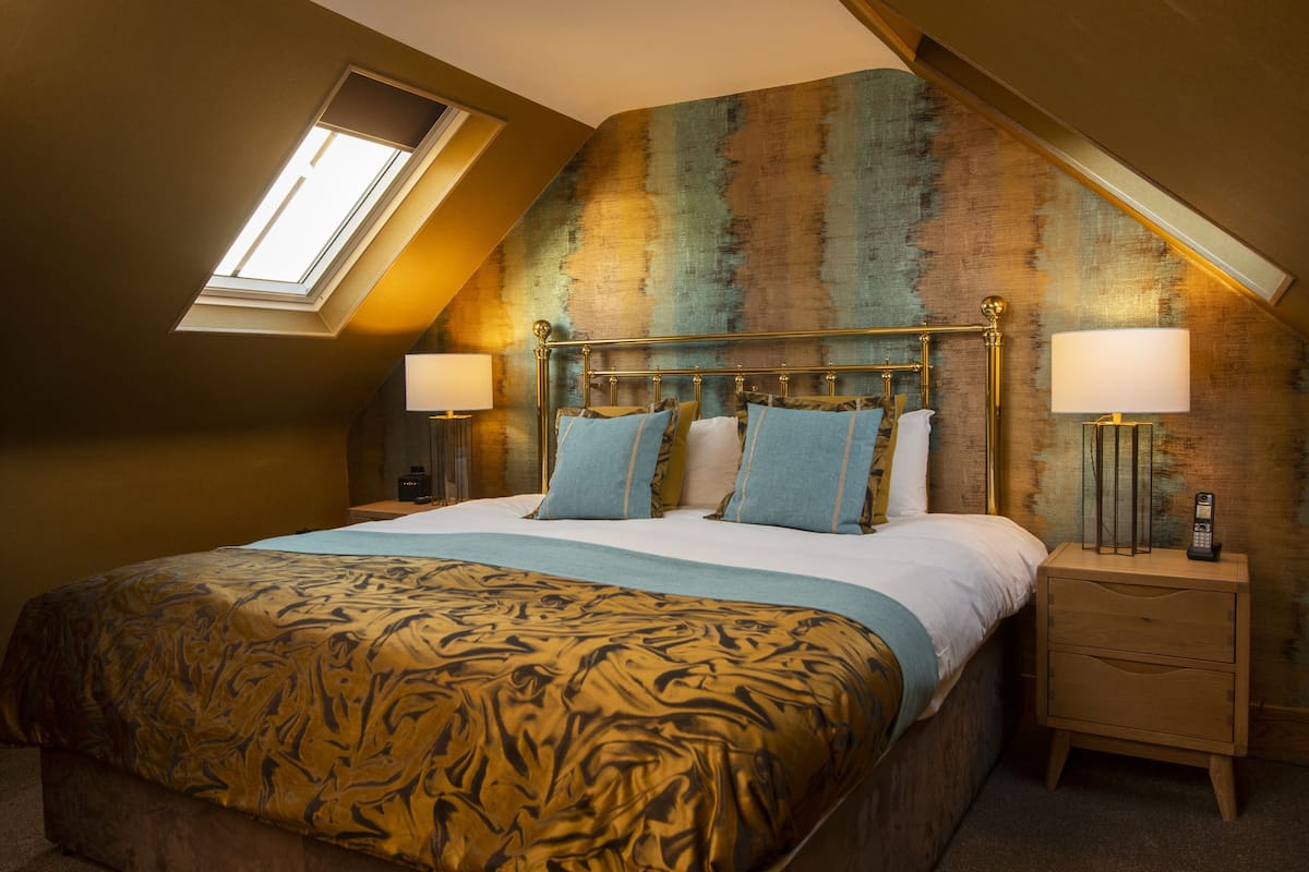 Standard Double Room, 1 Double Bed | Premium bedding, in-room safe, desk, iron/ironing board