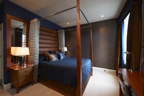Signature Double Room (Four Poster Bed (Room1)