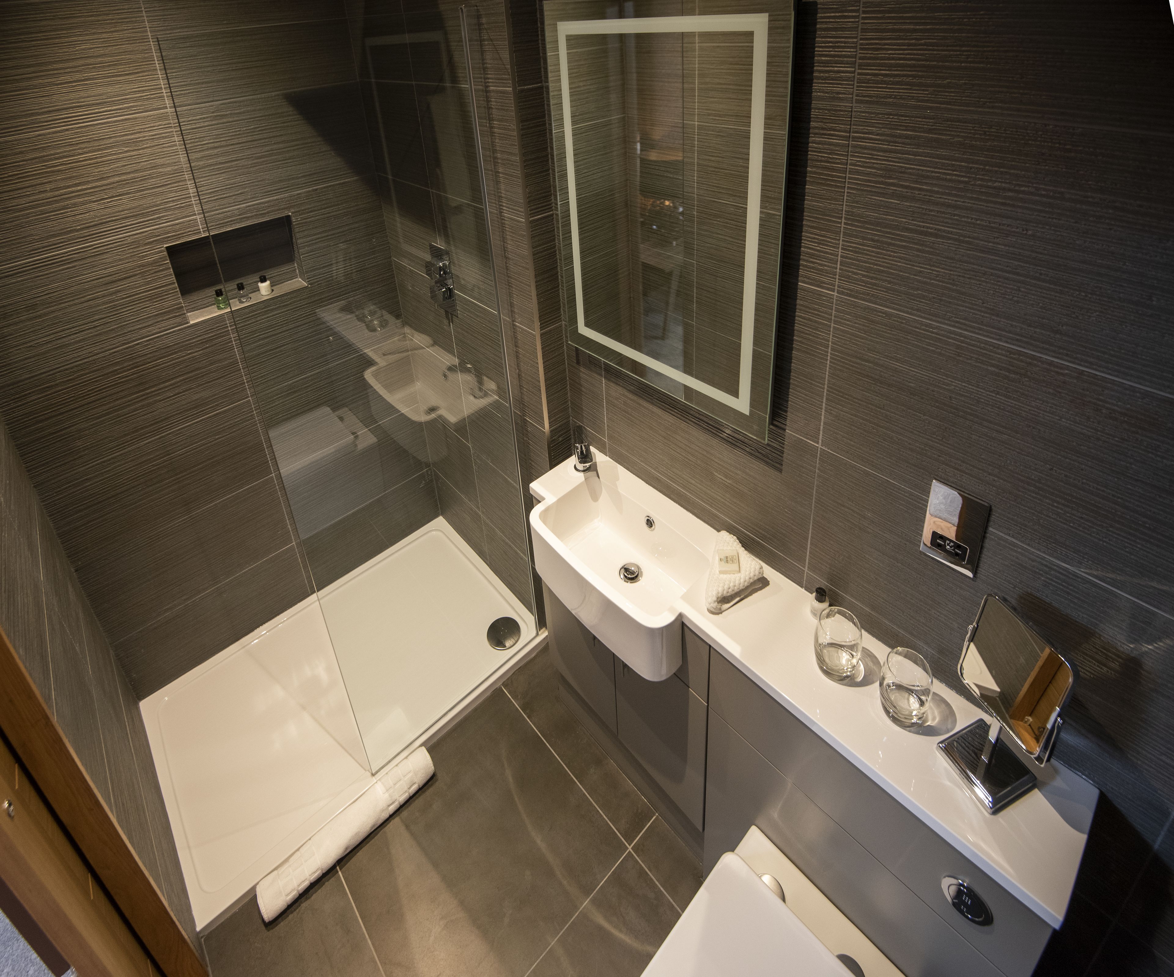 Premium Double or Twin Room, Ensuite (Room 2) | Bathroom | Deep soaking tub, free toiletries, hair dryer, bathrobes